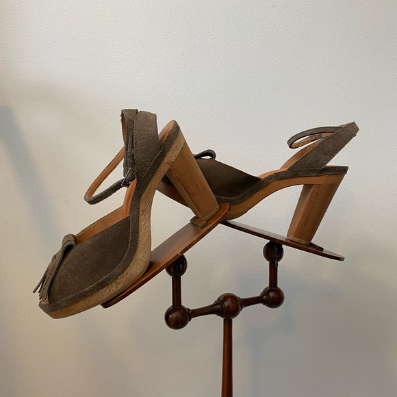 Suede clog platform sandals with fringe - Picture 4 of 8